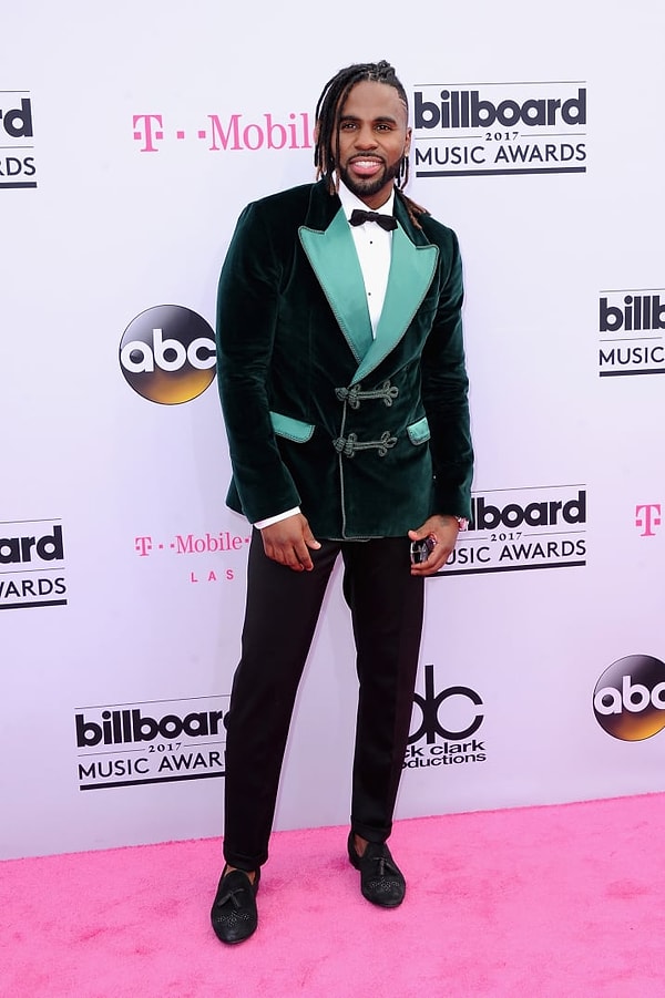 6. Джейсон Деруло