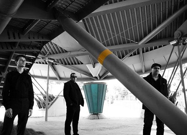 Manchester'da yaşayan üçlü Richard Talbot, Jamie Crossley ve Duncan Meadows'un kurduğu grup 2003 yılından bu yana enstrümental müzik yapıyor.