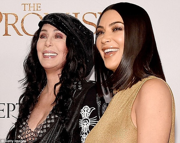 Ermeni asıllı ikon şarkıcı Cher ve Kim Kardashian, geçtiğimiz ay sözde Ermeni soykırımının konu edildiği "The Promise" filminin galasında bir araya geldi.