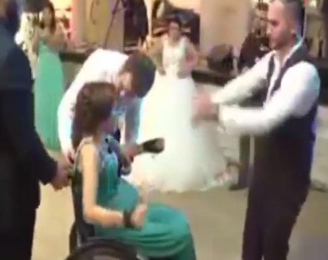 Tekerlekli Sandalyedeki Kız Kardeşini Düğününde Dansa Kaldıran Damattan Hüzünlendiren Görüntü!