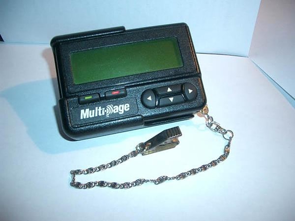 22. В 90-х были свои "переписки"