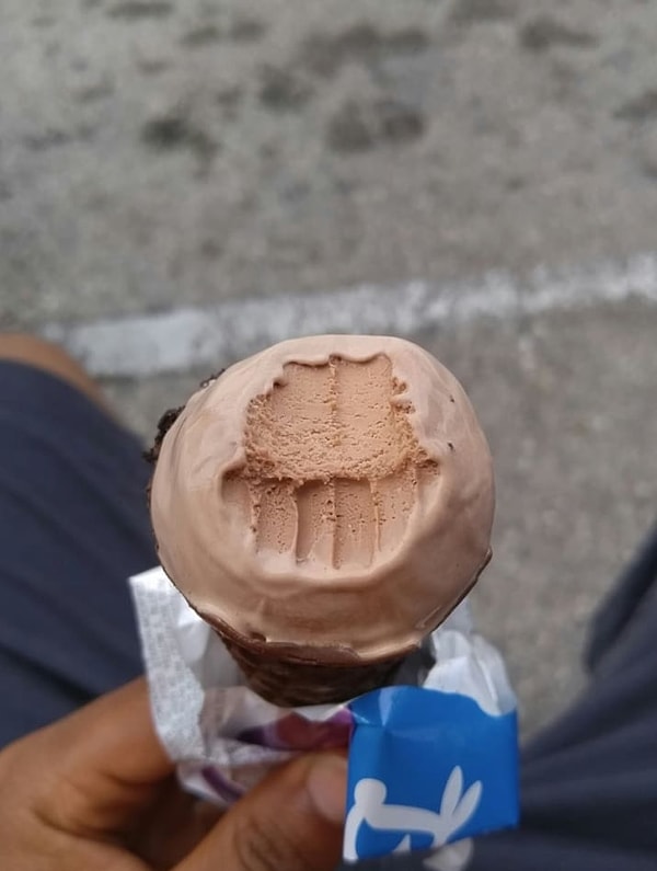 1. Ну, кто просто берет и кусает мороженое?