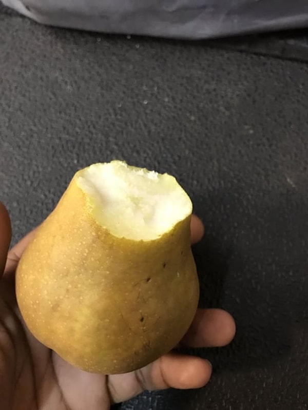 13. Не верьте людям, которые кусают так груши