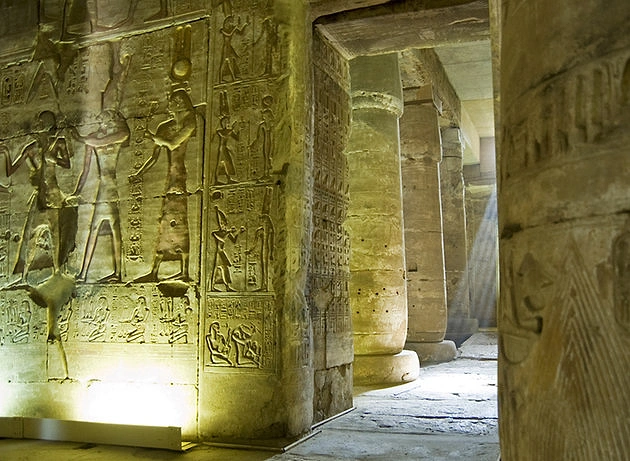 Hieroglyphs Of Helicopters And Submarines Another Egyptian Mystery Arises Onedio Co