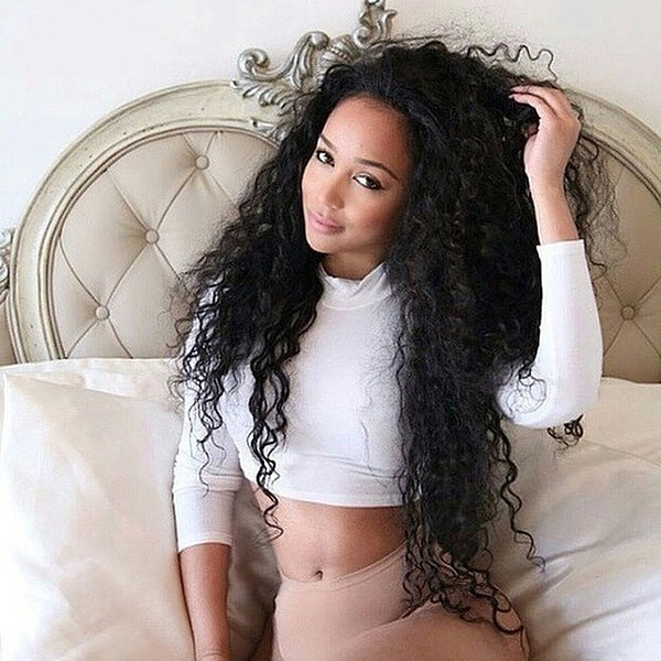 3. Девушки с завитками точно знают, что они особенные, поэтому уверенности в себе им не занимать. Ну и вам, конечно, от этого прекрасно и хорошо!