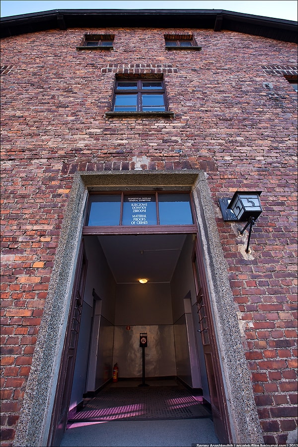 Корпус №5 ныне самый страшный. В нем размещены вещественные доказательства нацистских преступлений в Освенциме.