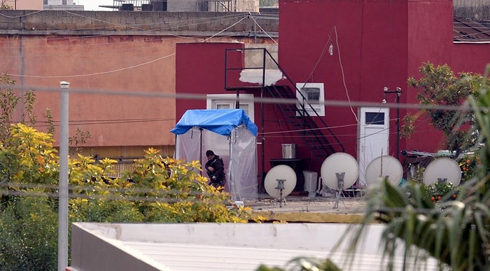 Tarsus'ta Neler Oluyor? İlçedeki 'Kırmızı Ev'in Çevresinde Yedi Aydır Süren Esrarengiz Kazı