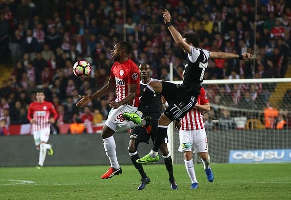 25. Hafta: Antalyaspor - Beşiktaş: 0 - 0