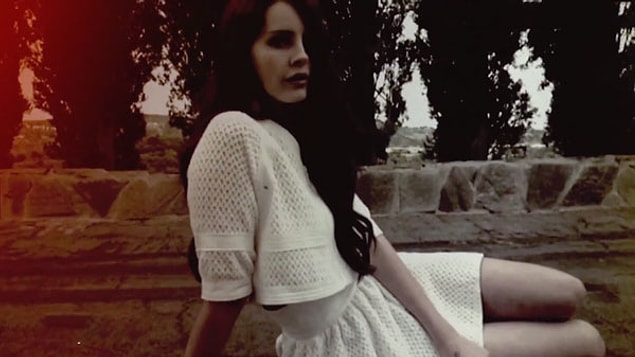 Hayatını anlatan şarkı Summertime Sadness çıktı!