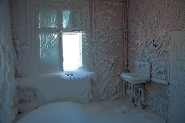 3. Когда отключили отопление, а за окном зима