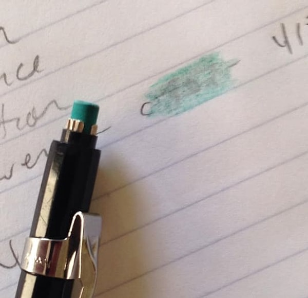 16. Ластик должен ведь стирать, а не раскрашивать...