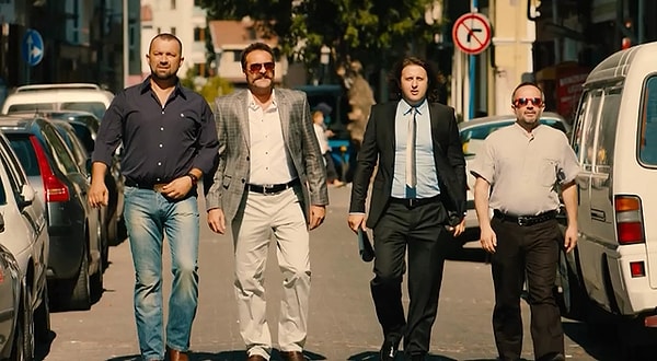 10. Вы должны быть знакомы со всеми друзьями партнера?