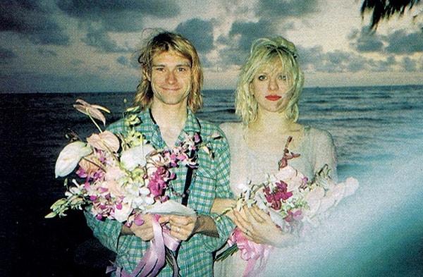 Courtney'in ilk albümünün çıkışı, Kurt Cobain ile evliliklerinin gölgesinde kaldı. Ayrıca bir de bebek haberi vardı!