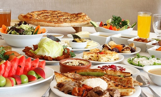 Hazırladığın İftar Menüsüne Göre Ramazan Sonunda Kaç Kilo Alacağını Söylüyoruz!