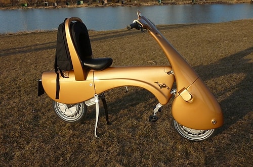 The scooter which turns into a suitcase