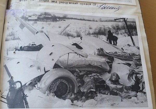 1. 15 января 1979 года произошла авиакатастрофа, унесшая жизни многих людей. В этой трагедии выжила маленькая 3-летняя девочка.