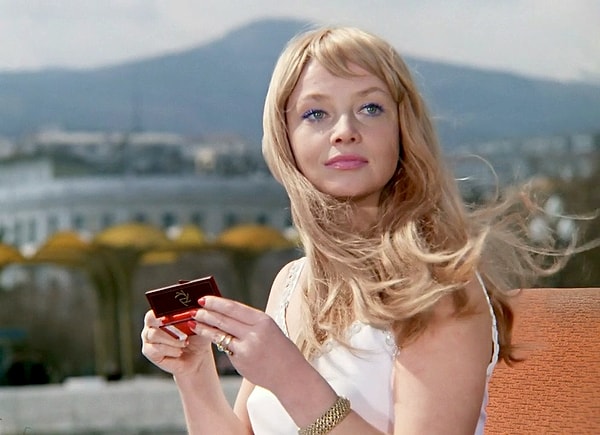 6. Изначально Тосю должна была сыграть жена режиссера Наталья Кустинская.