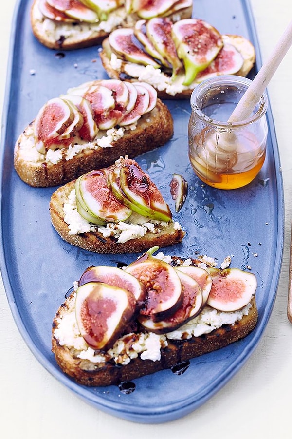 10. Инжир + сливочный сыр + кунжутное семя