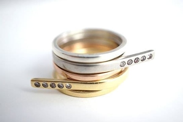 Парные кольца с алмазными вставками