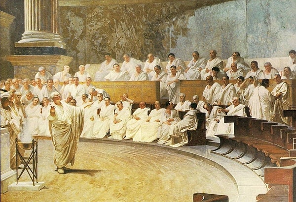 10. В Элладе существовала система, по которой граждане могли проголосовать за изгнание политика на 10 лет.