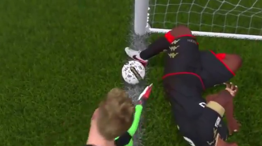 Bir Türlü Kaleye Girmeyen Topun İnsana Joystick Kırdırtacak Seviyedeki Efsane Pozisyonu