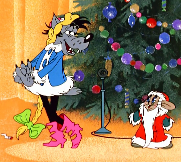 16. ...а также участвует в новогодних концертах!