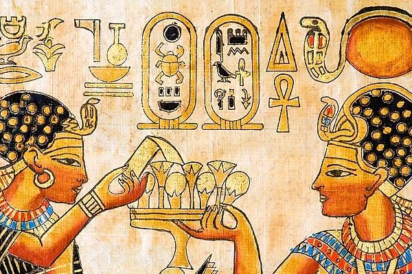 2. Mısır mitolojisine göre Akhenaton, Tep Zepi adı verilen dönemde Dünya'ya inen tanrıların soyundandır.