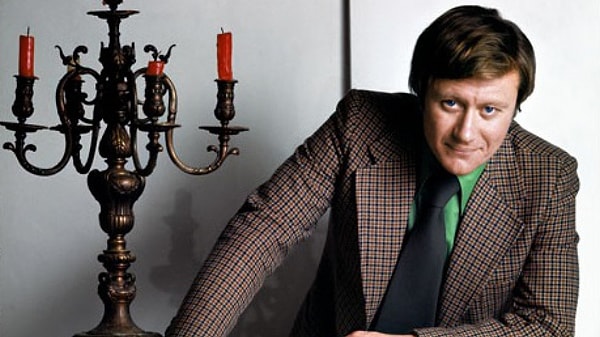 4. Артист отличался патологической чистоплотностью.