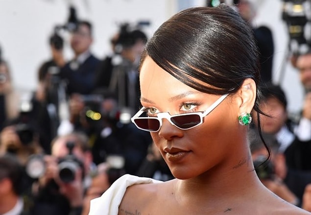 Peki Rihanna'mız altta kalır mı? Yapıştırmış cevabı!