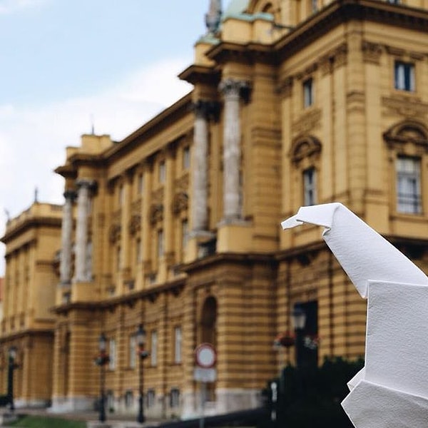 8. Их любимый персонаж - белый медведь. Он часто снимается в других городах, когда ребят едут в путешествия :)