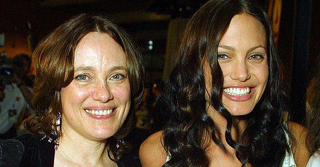 12. Angelina Jolie ve annesi Marcheline Bertrand