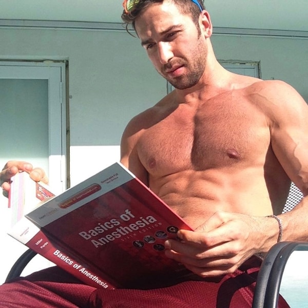 11. Dr. Jarrett (@doctorjarrett)