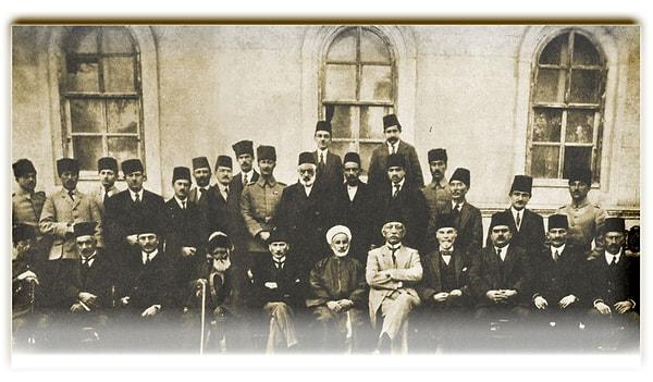 Halil Paşa Sivas'tan Mustafa Kemal Paşa'nın emriyle Milli Mücadele'ye çağrılıyordu.