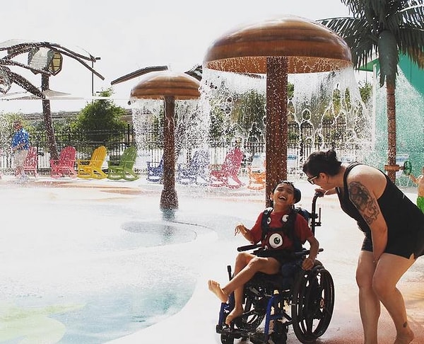 13. "Остров вдохновения Морган" обещает предоставить людям с физической или когнитивной инвалидностью такое место, где они могут поплескаться и поиграть без барьеров, – говорит Гордон