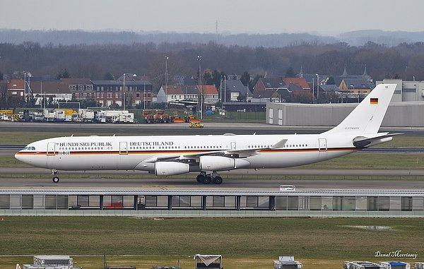 3. Almanya Başbakanı Angela Merkel'in Konrad Adenauer adlı uçağı. Değeri: 300 milyon dolar