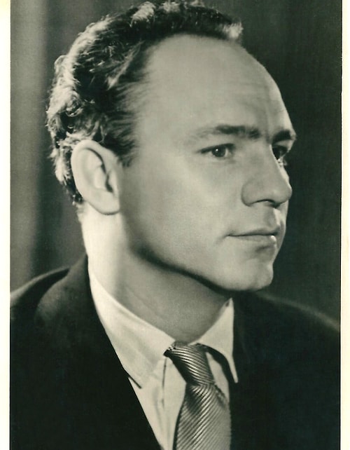 Изначально предполагалось, что главных героев будут играть Вицин, Тихонов и Рыбников.