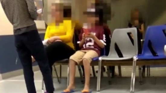 Koskoca Binada Bir Tane Olmaz mı! Beyaz Doktor Olmadığı İçin Çocuğunu Tedavi Ettirmeyen Anne