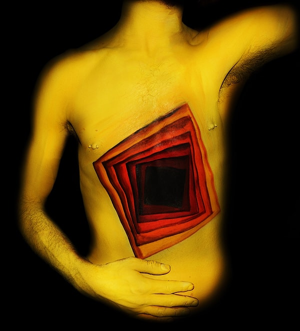 Birkaç yıl önce Bend, Oregon'a taşınınca başlamış ressam kariyerine. Şansına, iş ararken bir broşürle karşılaşmış.