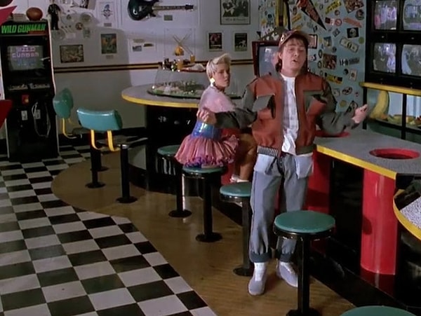 5. Вообще, всё пришло из 80-х... Впрочем, многие тренды этого сезона пришли как раз из эпохи 80-х и 90-х.