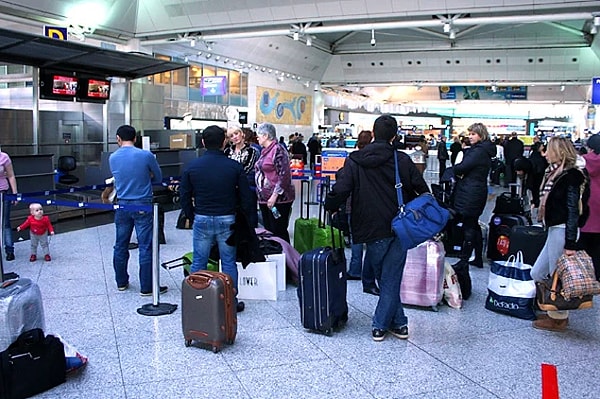 16. Фото из аэропорта с подписью: "Не хочется возвращаться :("