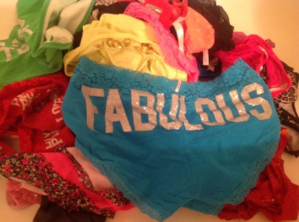 3. Тот самый момент, когда вы наконец-то находите подходящую пару, но вдруг замечаете какую-то странную надпись на попе