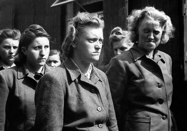 20. Bergen-Belsen'in Canavarları: Kadın SS muhafızları, 21 Nisan 1945