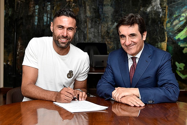 91. Salvatore Sirigu ➡️ Torino FC