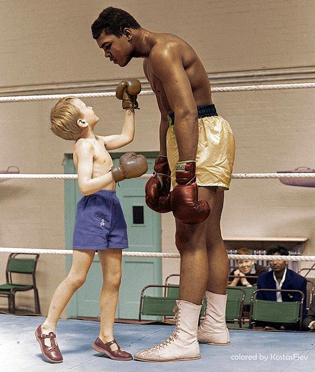 22. Muhammed Ali ve ona meydan okuyan çocuk. 1971.