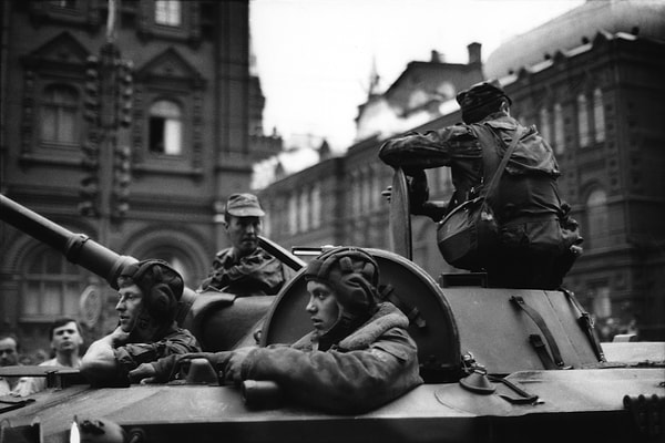 8. Танки на Красной площади во время путча