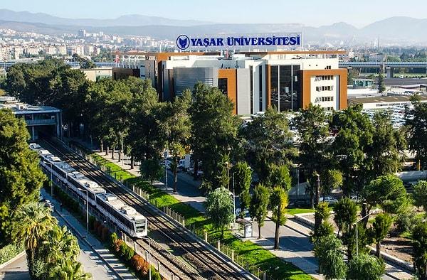 Tüm bu mutluluğun, eğlencenin ve huzurun şehri İzmir'in kalbinde ve merkezinde yer alan Yaşar Üniversitesinde okumak bir başka!