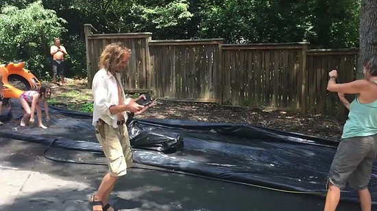 Şikayet Üzerine Gittikleri Yerde Çocukluklarına Dönen Polisler