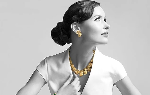 5. Теперь она любит себя и принимает такой, какая она есть