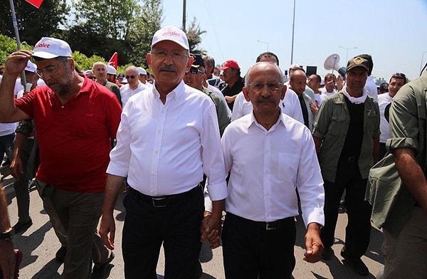Ve bugün adalet yürüyüşünde Kılıçdaroğlu adeta kendini klonladı.