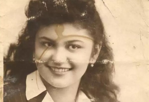 4. На празднике в честь освобождения узников лагеря Джон попросил своего друга спросить Эдит, будет ли она с ним танцевать